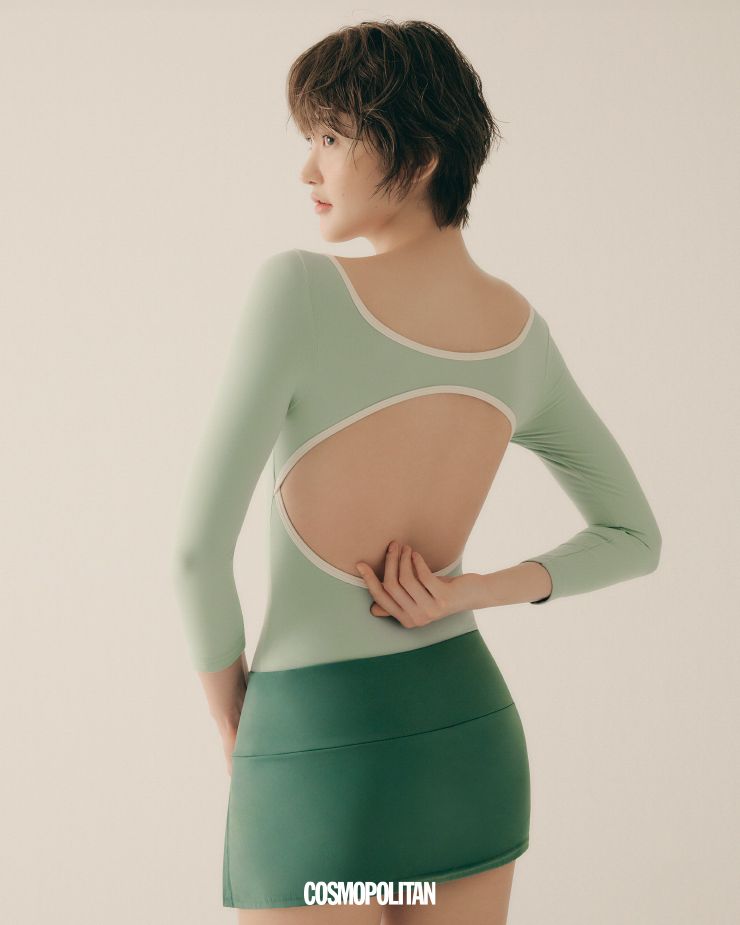 백리스 보디슈트 8만원대 Kupido. 팬츠 스커트 가격미정 Earthjigu.