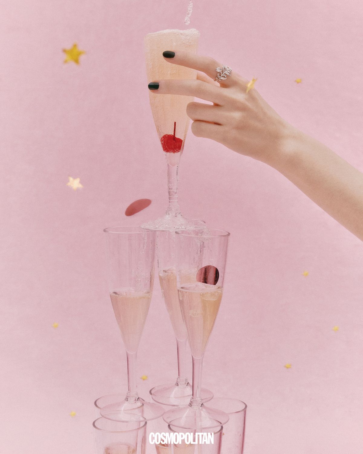 깃털 모티브에 다이아몬드가 파베 세팅된 플륌 드 샤넬 링 가격미정 Chanel Fine Jewelry.