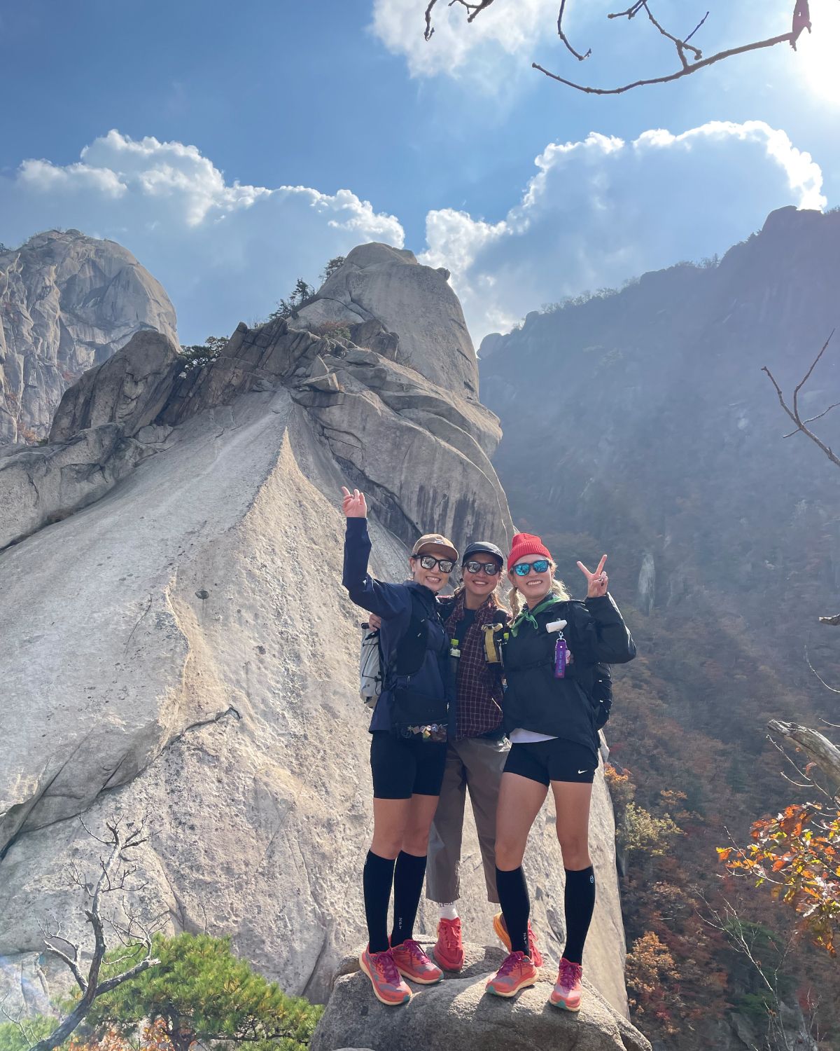 @womens_hiking