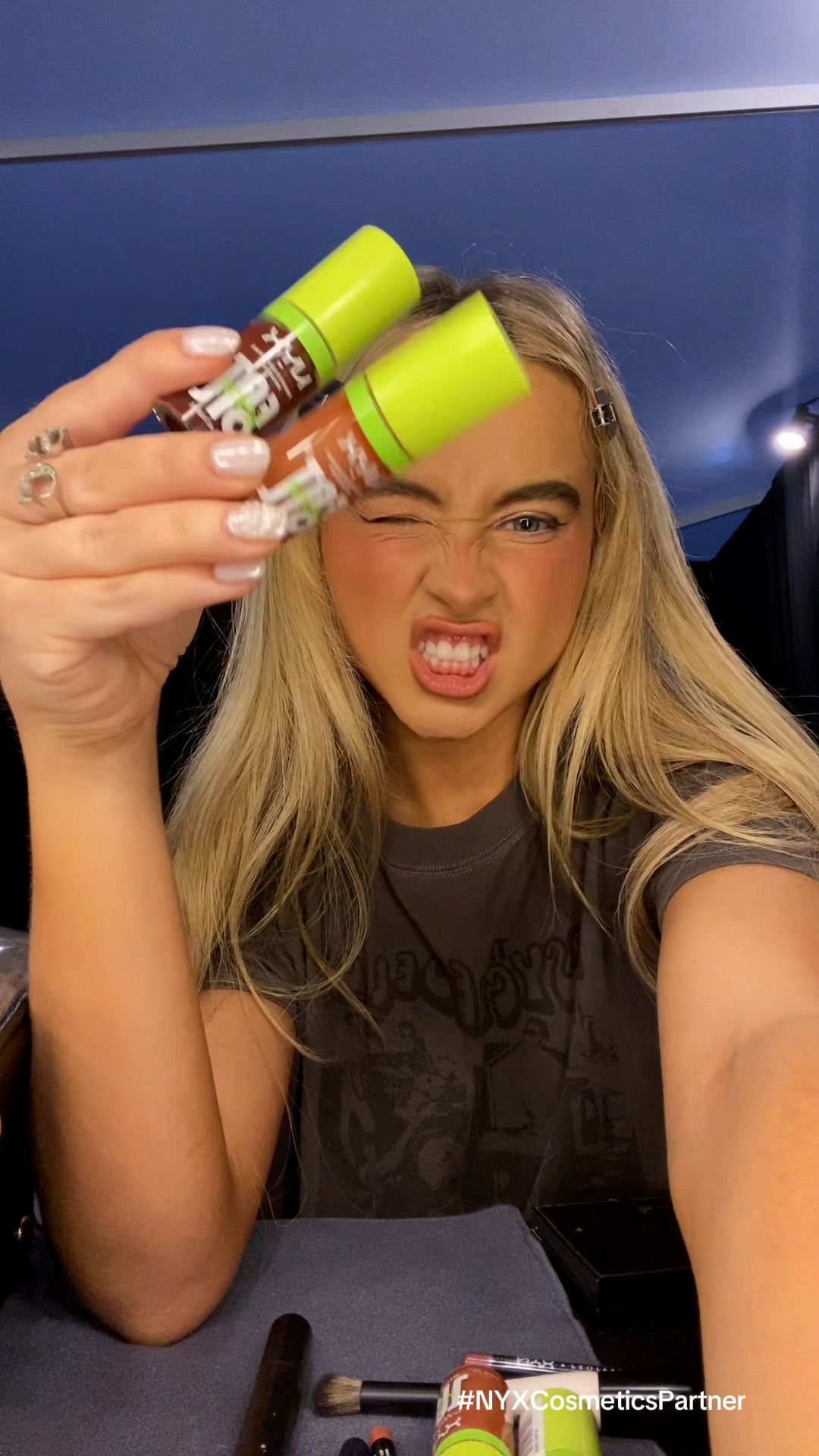 틱톡 @sabrinacarpenter