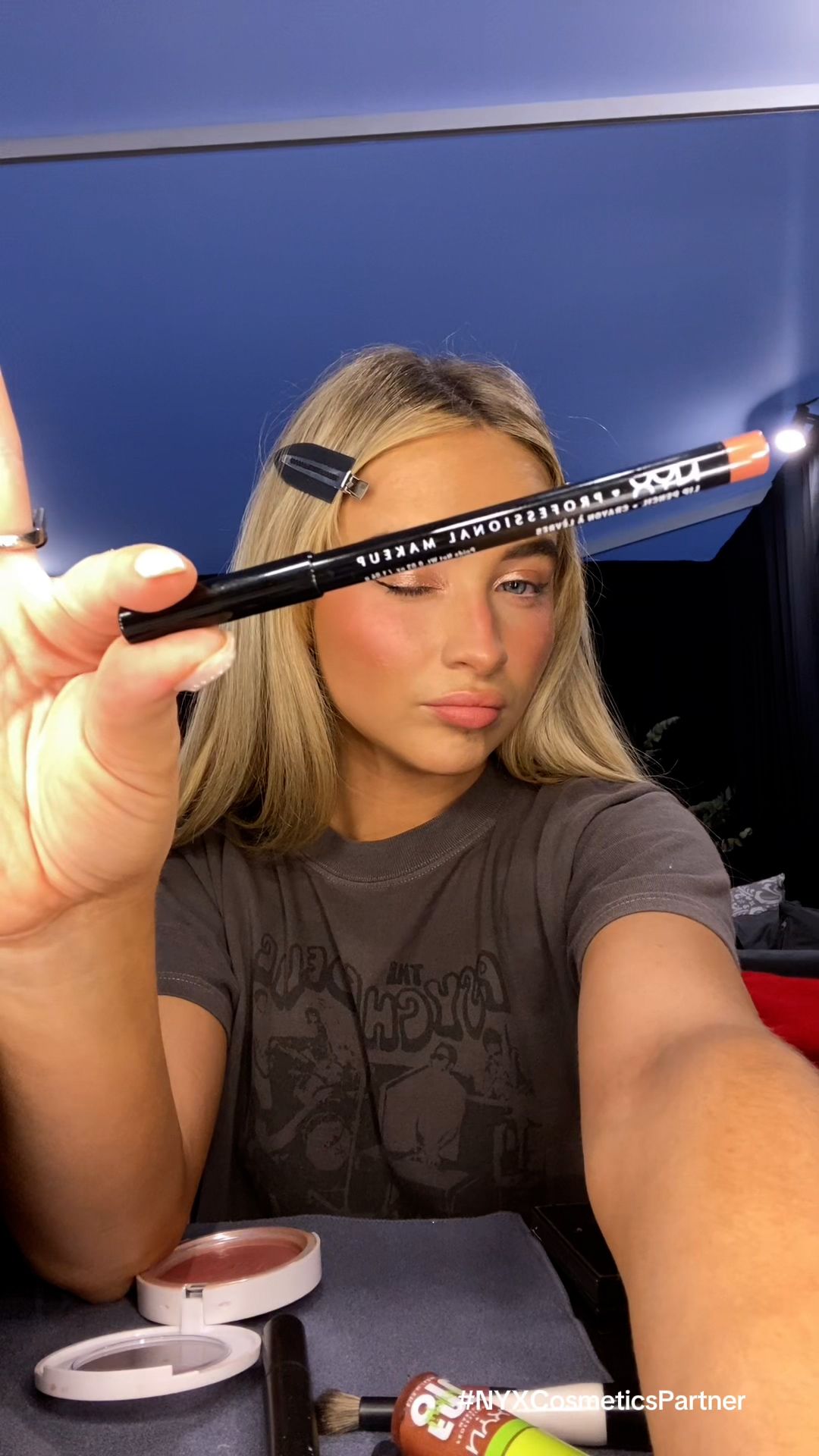 틱톡 @sabrinacarpenter