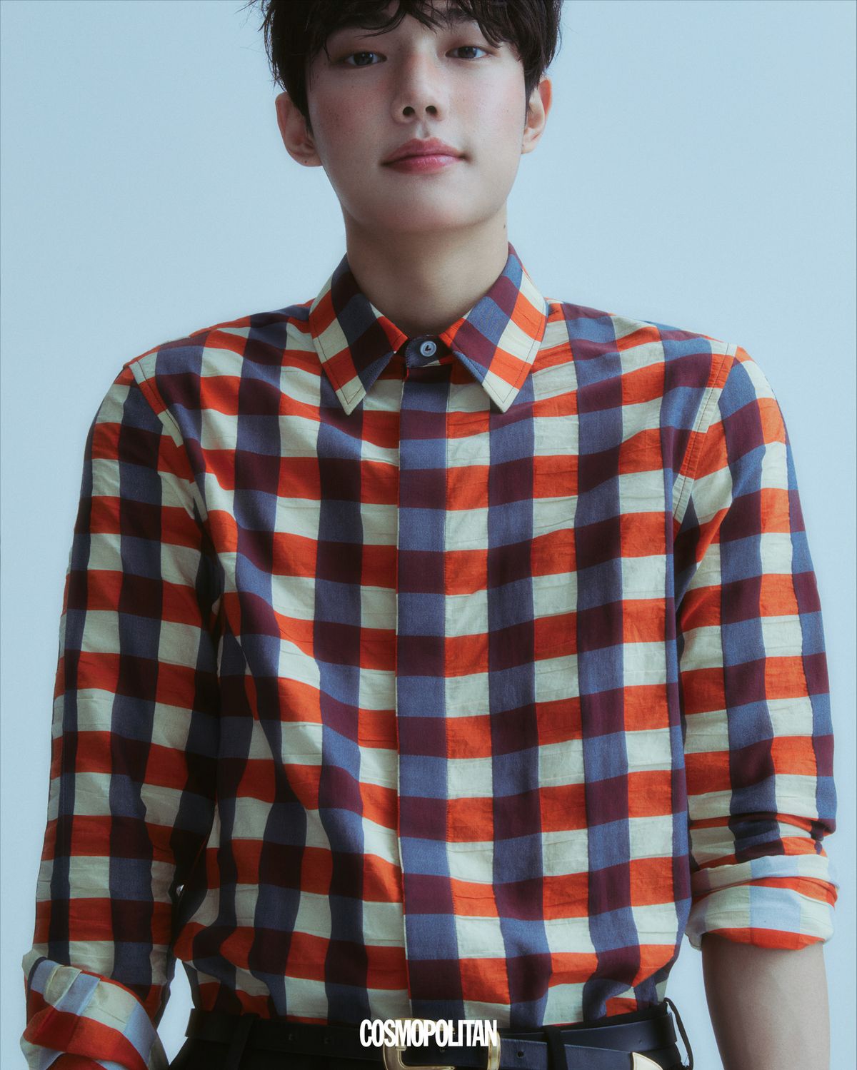 셔츠, 팬츠 모두 Bottega Veneta. 벨트 스타일리스트 소장품.