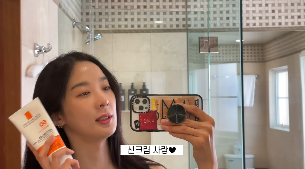 유튜브 <MOCA 이청아>