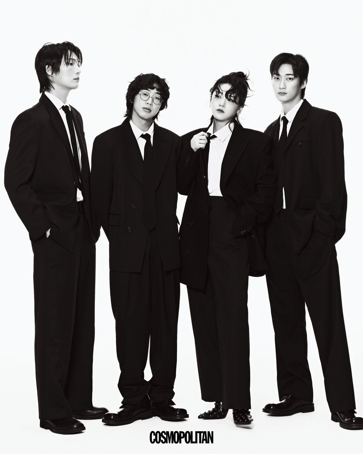 (왼쪽부터, 존비킴)슈트 Moonsun. 셔츠, 타이, 슈즈 스타일리스트 소장품. (채도현)슈트 Moonsun. 안경 본인 소장품. 셔츠, 타이, 슈즈 스타일리스트 소장품. (윤민)재킷 Juun.J. 스터드 부츠 Zara. 셔츠, 팬츠, 타이 스타일리스트 소장품. (김승빈)슈트 Iey. 슈즈 Musinsa Standard. 셔츠, 타이 스타일리스트 소장품. 