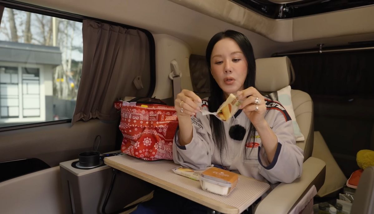 유튜브 <Umazing 엄정화 TV>