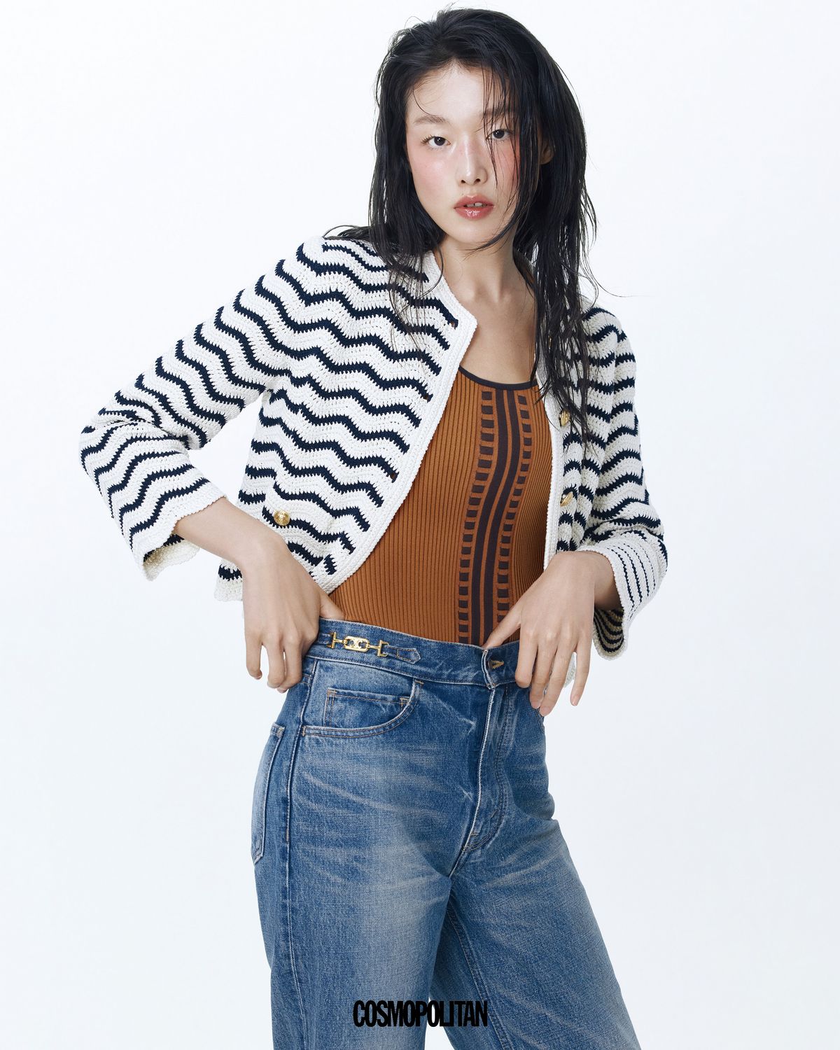 크로셰 카디건 6백20만원, 데님 팬츠 1백75만원 모두 Celine. 슬리브리스 톱 가격미정 Hermès.