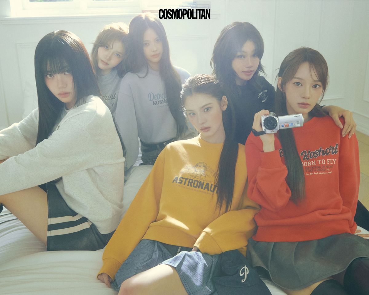 (왼쪽부터, 코코)코숏 오트밀 플리스 스웨트셔츠 5만9천원대 Polham. 미니스커트, 부츠 스타일리스트 소장품. (정세비)코숏 멜란지 그레이 플리스 스웨트셔츠 5만9천원대 Polham. (방지민)코숏 라이트 블루 플리스 스웨트셔츠 5만9천원대 Polham. 미니스커트, 벨트 스타일리스트 소장품. (마이)코숏 옐로 플리스 스웨트셔츠 5만9천원대, 허리에 두른 베이스볼 캡 1만9천원대 모두 Polham. 미니스커트 스타일리스트 소장품. (최정은)코숏 블랙 플리스 스웨트셔츠 5만9천원대 Polham. 부츠 스타일리스트 소장품. (유사랑)코숏 레드 플리스 스웨트셔츠 5만9천원대 Polham. 미니스커트, 부츠 스타일리스트 소장품. 