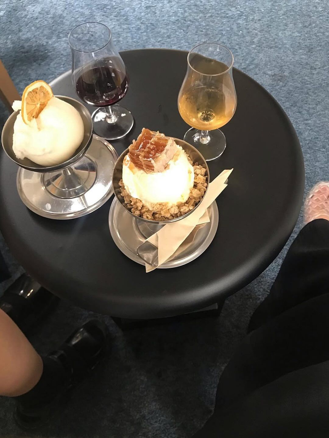 인스타그램 @aglassof.kr