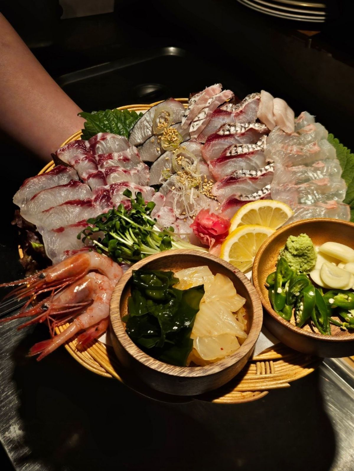 생새우를 직접 맛볼 수 있는 곳. 네이버지도 연남 잠수함 업체 사진