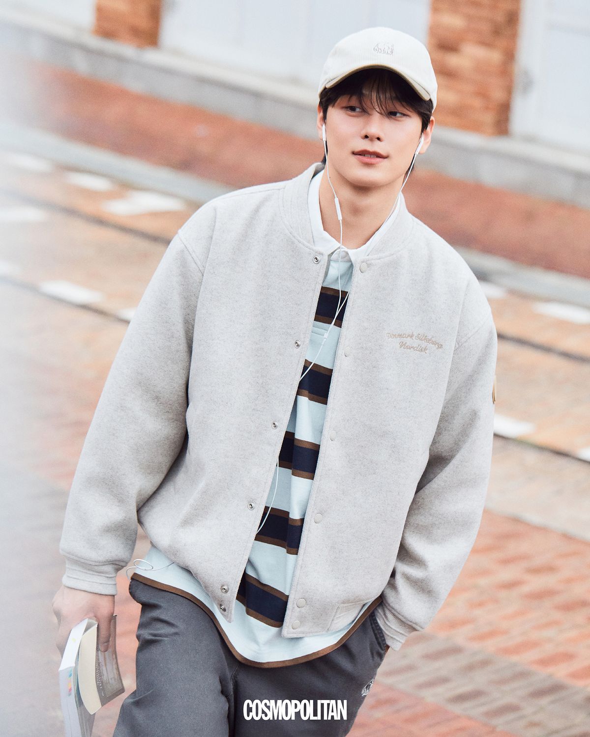 이미지 캡션 영역