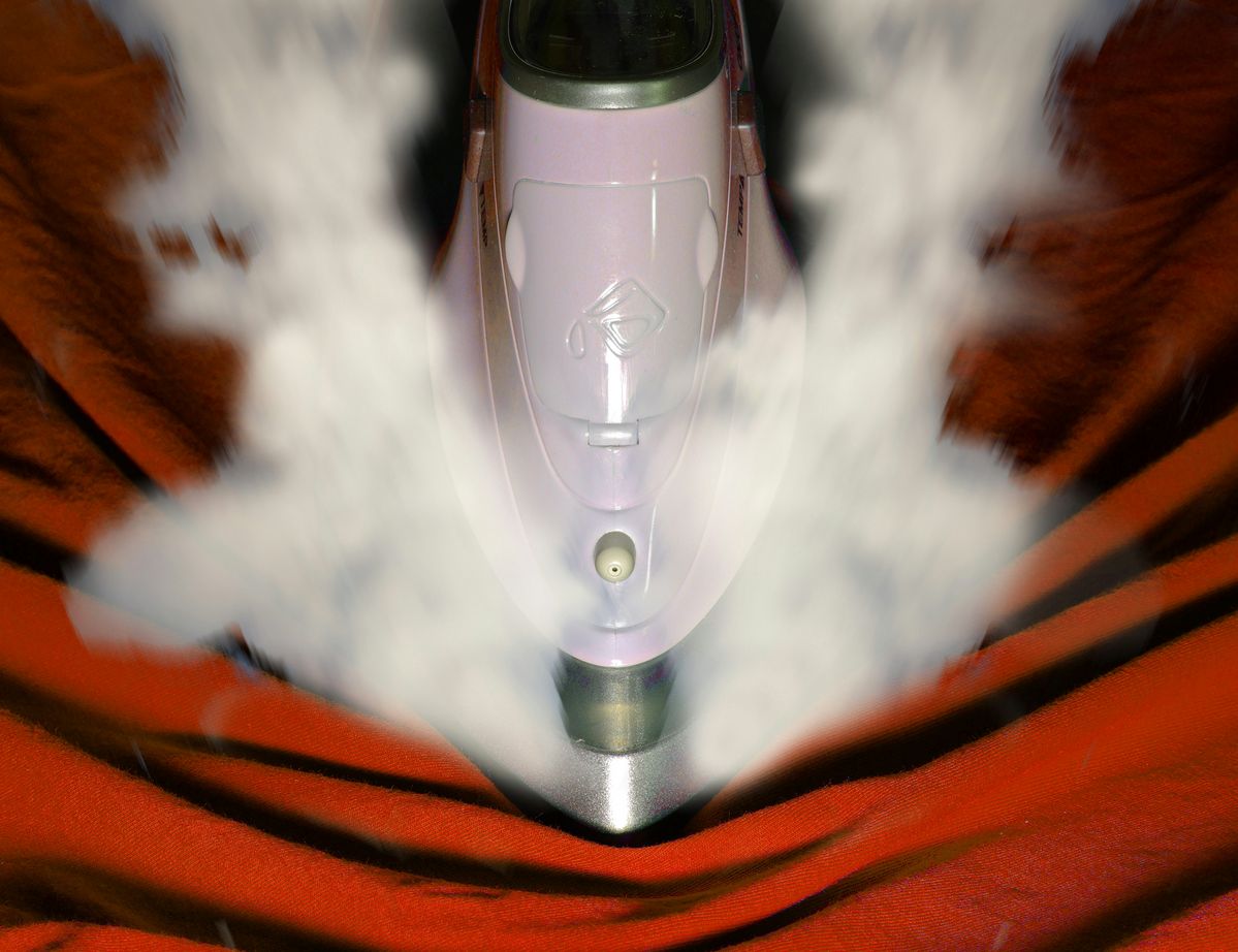 다림질 없이도 깔끔하게 옷 말리는 꿀팁. 언스플래쉬