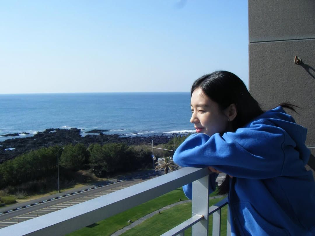 안은진 | 인스타그램 @eunjin___a