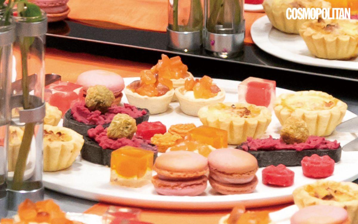 설화수의 상징, 오렌지 컬러로 물들여진 케이터 링 테이블.