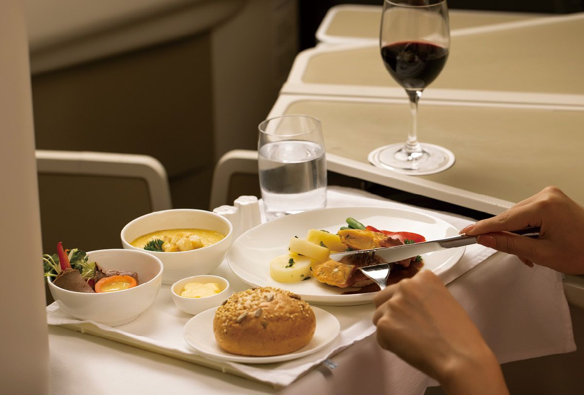 베트남 현지식을 맛볼 수 있는 기내식 코스.