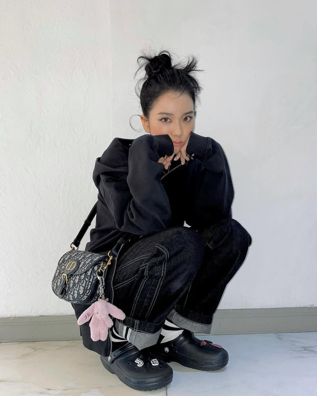 블랙핑크 지수 젤리캣 바쉬풀 버니 | 인스타그램 @sooyaaa__