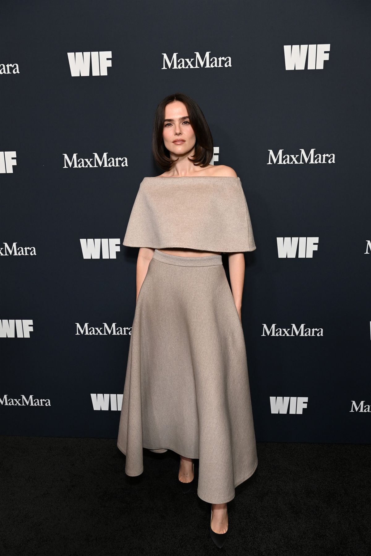 막스마라 페이스 오브 더 퓨처 어워드 과거 수상자 배우 조이 도이치.