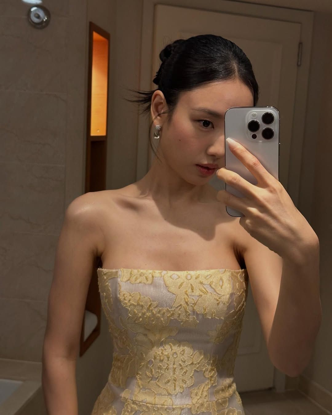 키스는 괜히 해서! 여주인공 안은진의 완벽한 패션 스타일링 @eunjin___a