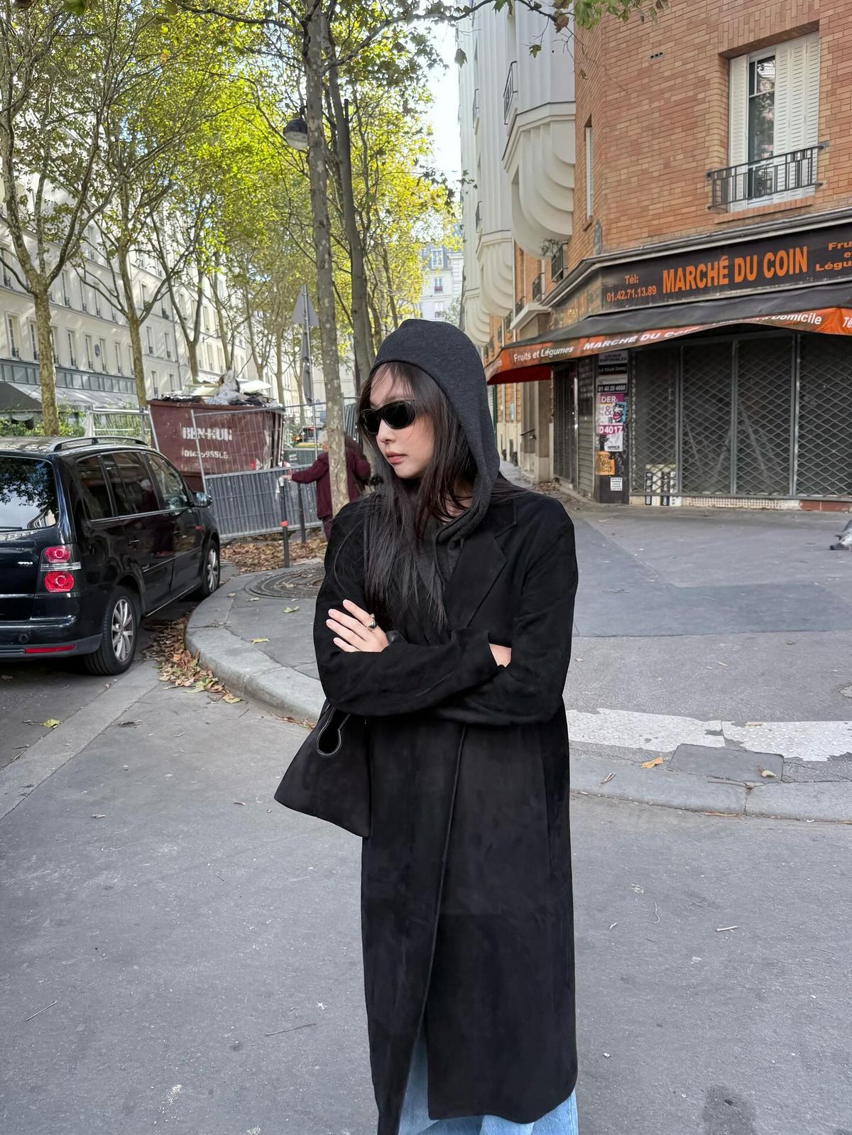 바부슈카를 착용한 제니. 인스타그램 @jennierubyjane 