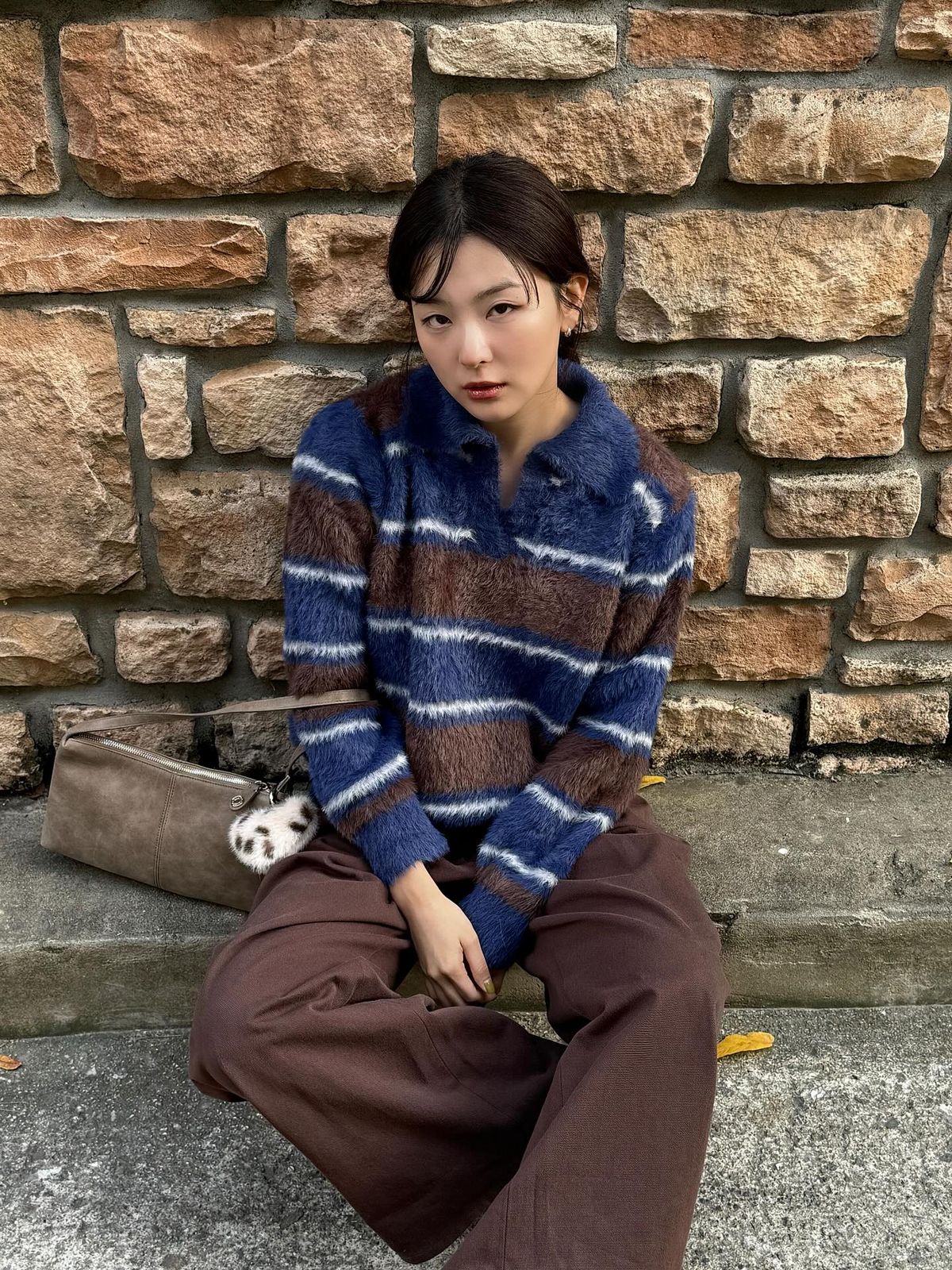 스트라이프 앙고라 니트를 입은 슬기. 인스타그램 @hi_sseulgi