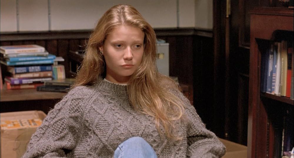 영화 속 겨울 니트 패션 | 영화 <맬리스> 스틸 이미지