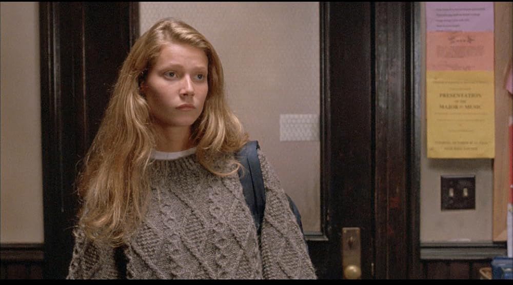 영화 속 겨울 니트 패션 | 영화 <맬리스> 스틸 이미지