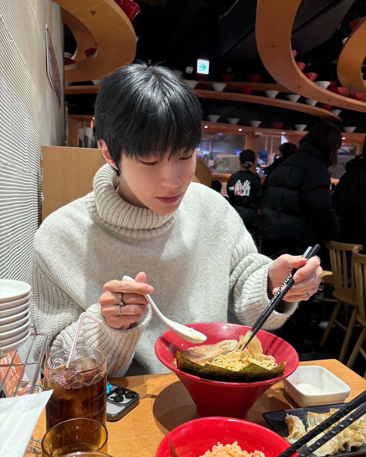 황인엽 데일리 패션 | 인스타그램 @hi_high_hiy