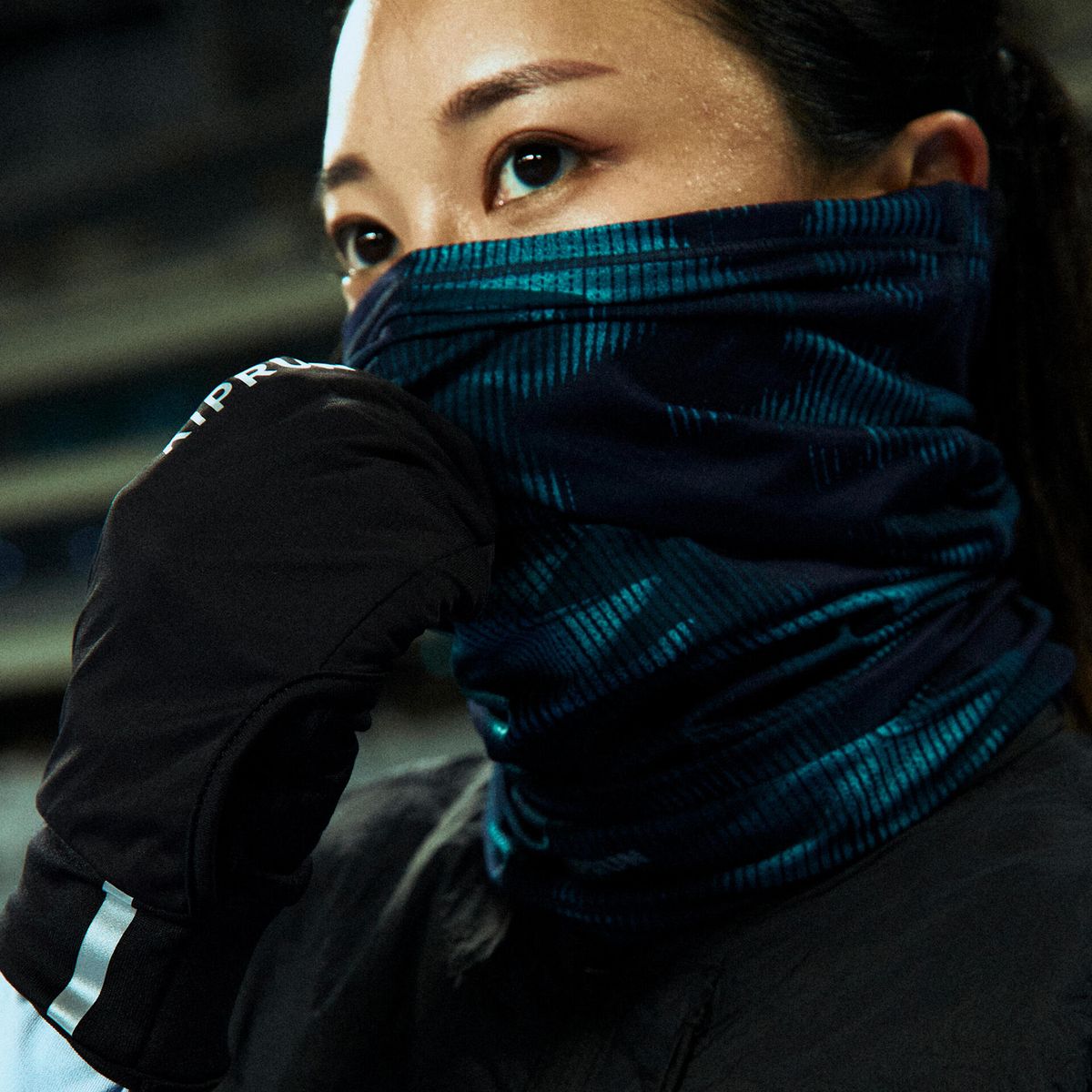 헤어밴드로도 사용가능한 테카트론 넥워머 | 출처 데카트론