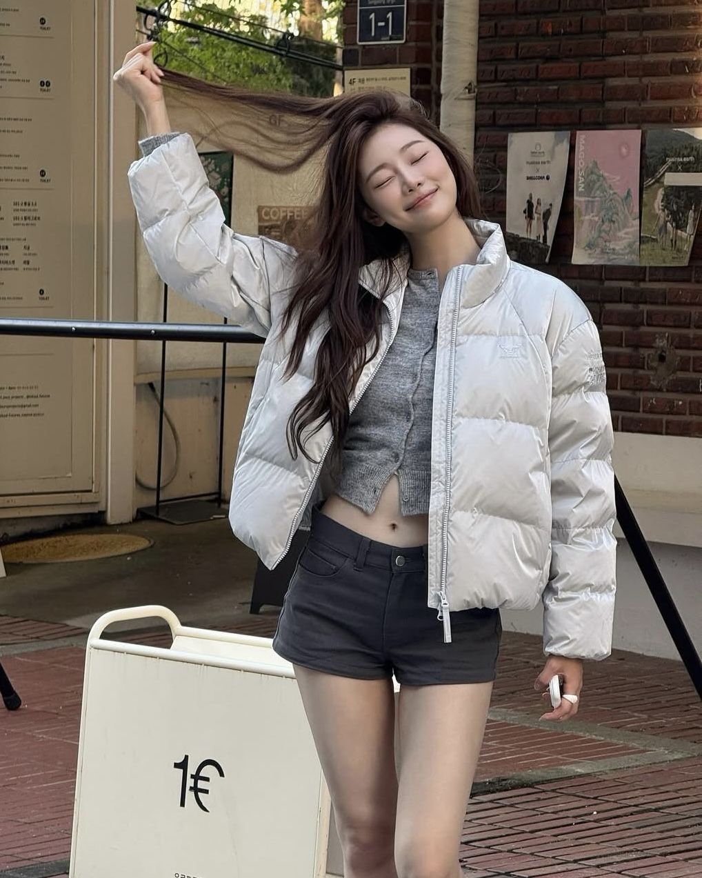 인스타그램 @youseeany 