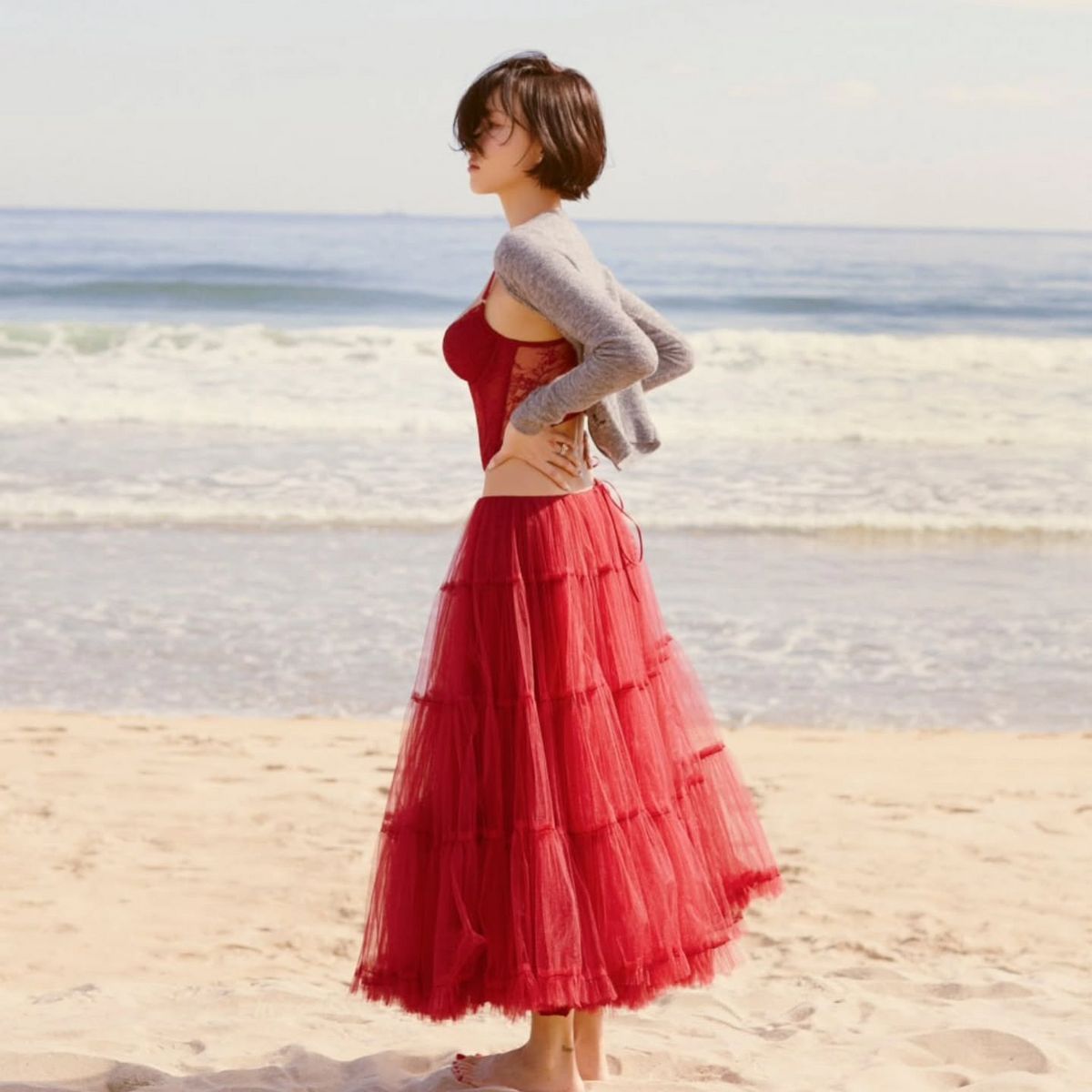 화사 레드룩 | 인스타그램 @_mariahwasa