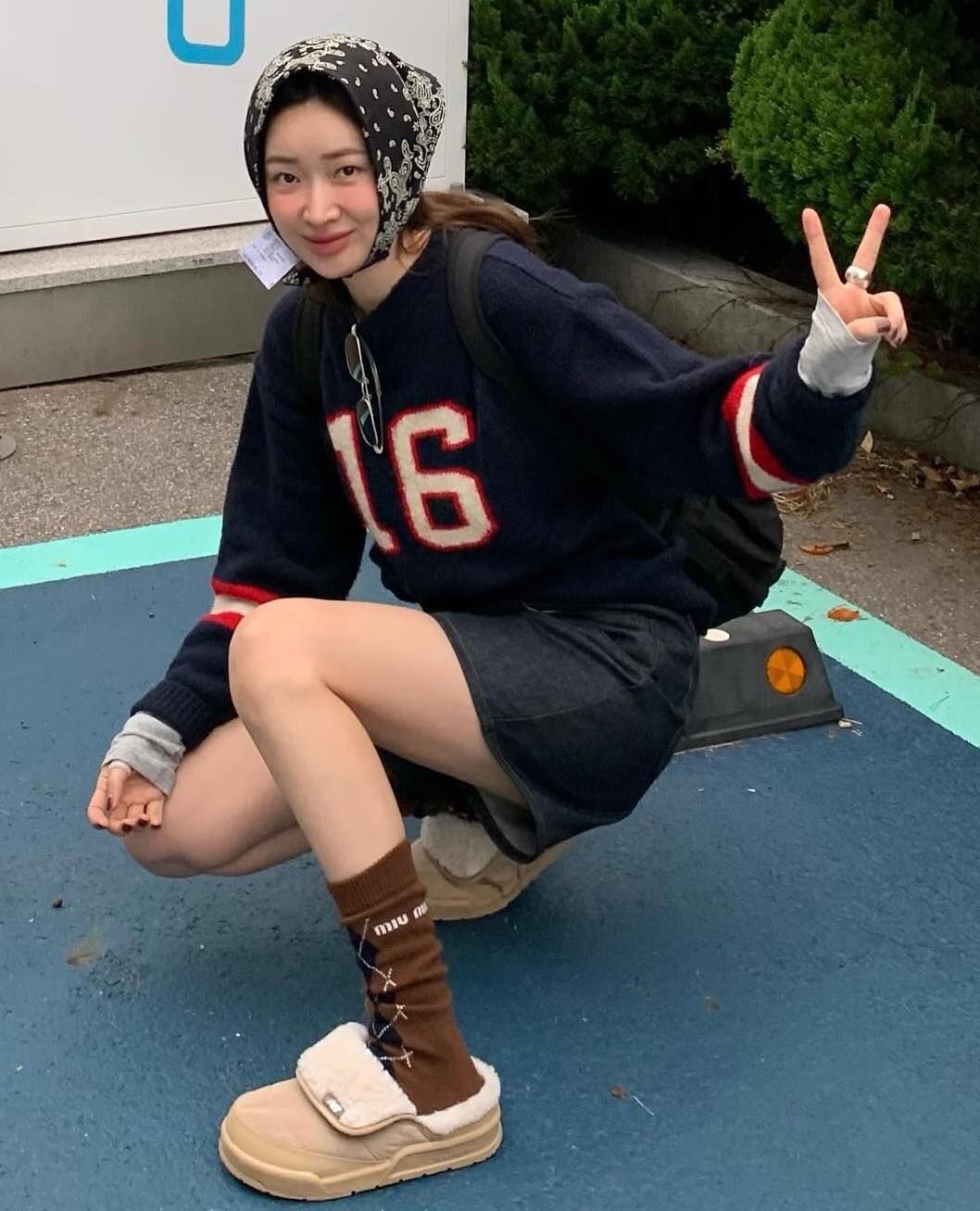 패딩 슈즈로 캐주얼 룩을 연출한 차정원. 인스타그램 @ch_amii