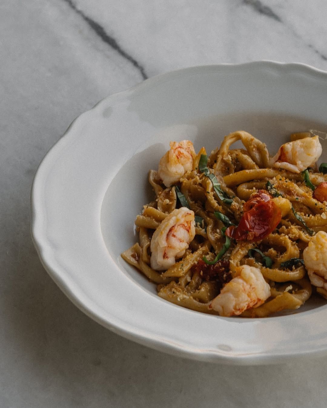 고즈넉한 창덕궁 경치를 바라보며 식사를 즐길 수 있는 파티나. 인스타그램 @patina.seoul