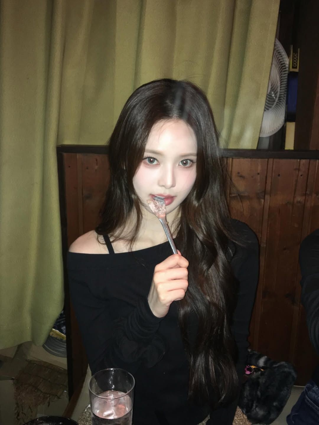 이즈나 지민 두바이 쫀득 쿠키 | 인스타그램 @izna_offcl