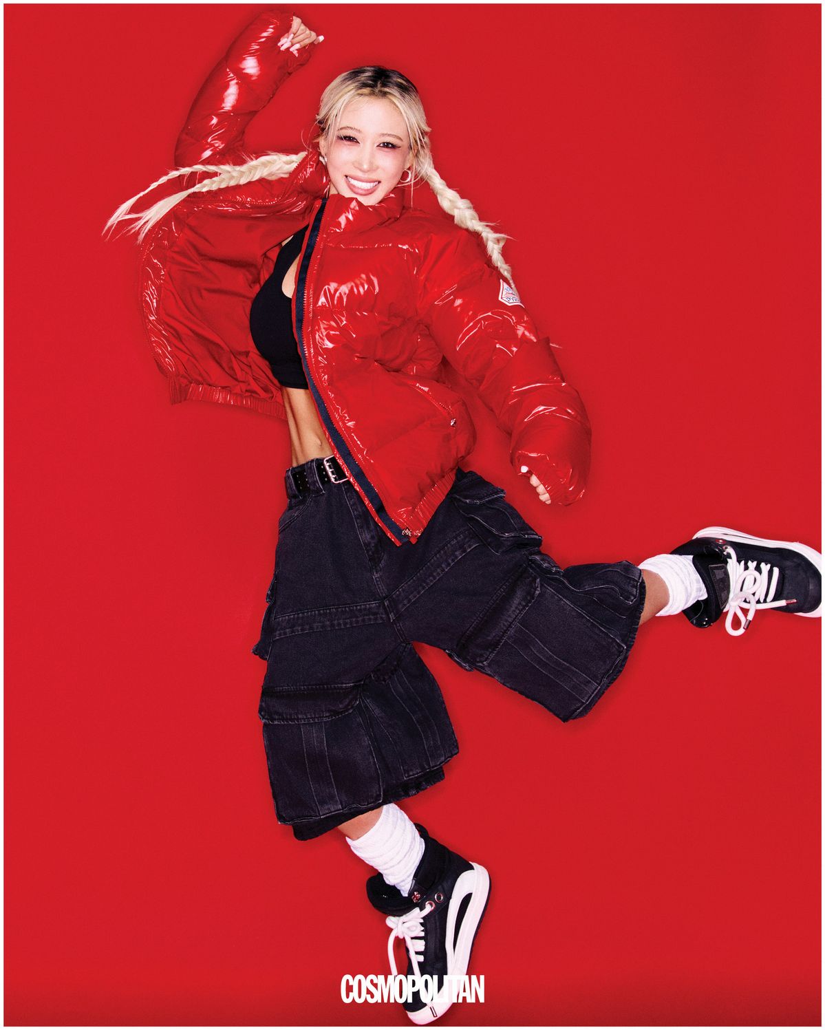 패딩 점퍼 Pyrenex. 슈즈 Dsquared2. 브라톱, 데님 팬츠, 귀고리, 벨트, 양말 스타일리스트 소장품.