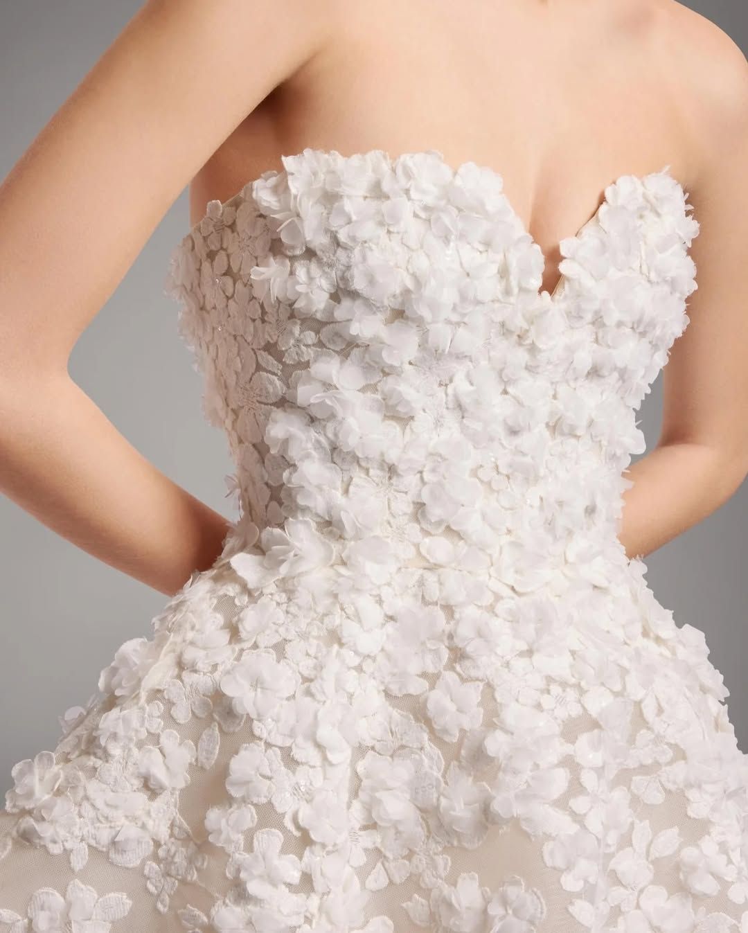 신민아 김우빈 결혼 (출처 : 인스타그램 @eliesaabbridal)