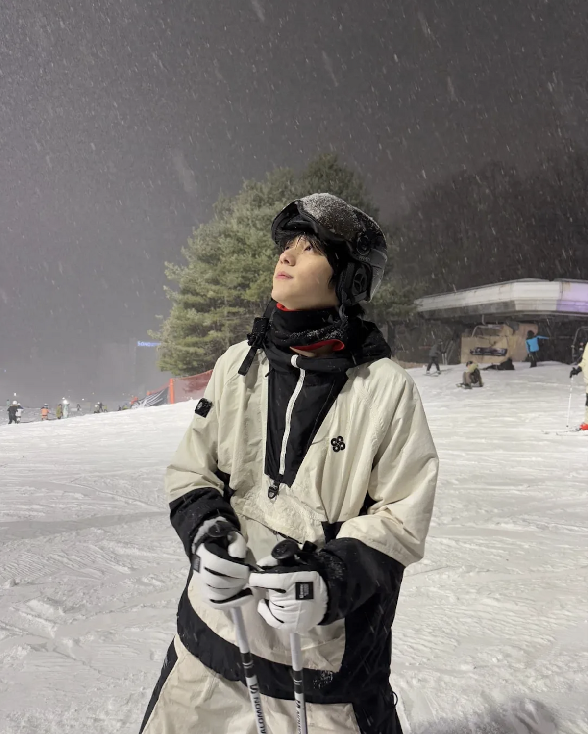 투모로우바이투게더 수빈 스키장 패션 | 인스타그램 @page.soobin