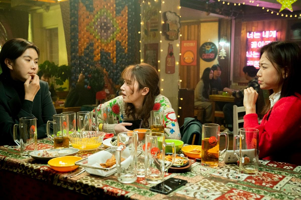 ‘연애 빠진 로맨스’ 스틸컷. 네이버 영화 ‘연애 빠진 로맨스’(2021)