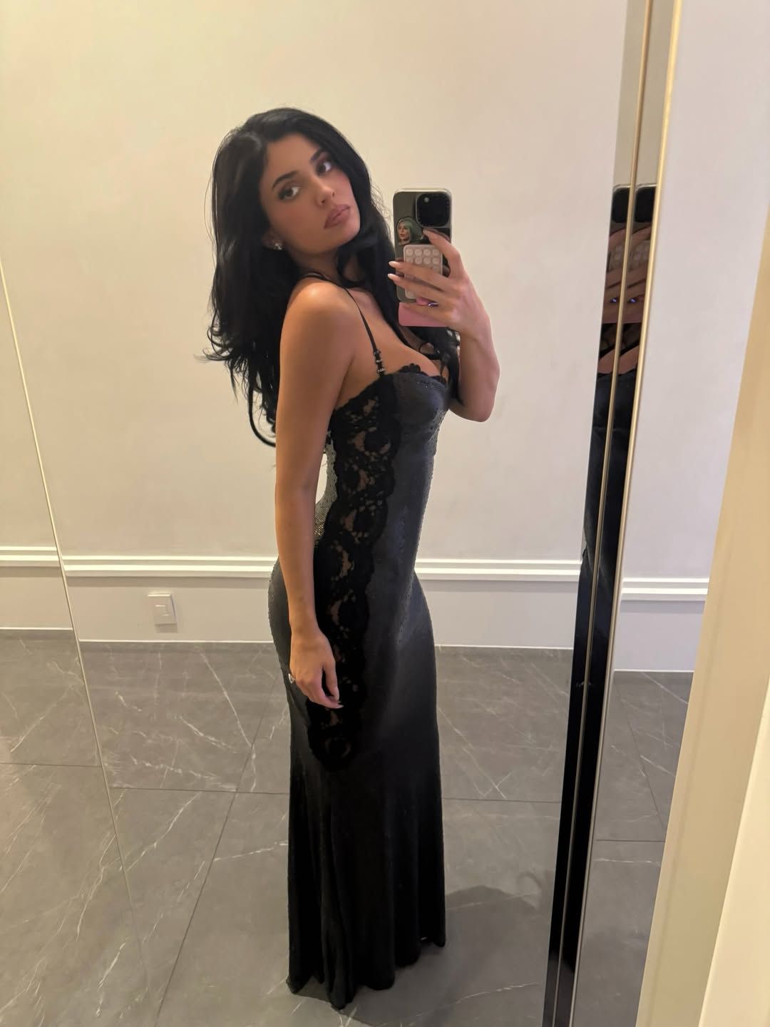 카일리 제너 패션 | 인스타그램 @kyliejenner