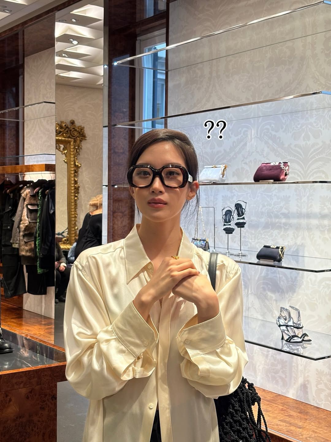 실크 스타일링을 완벽하게 선보인 문가영. 인스타그램 @m_kayoung