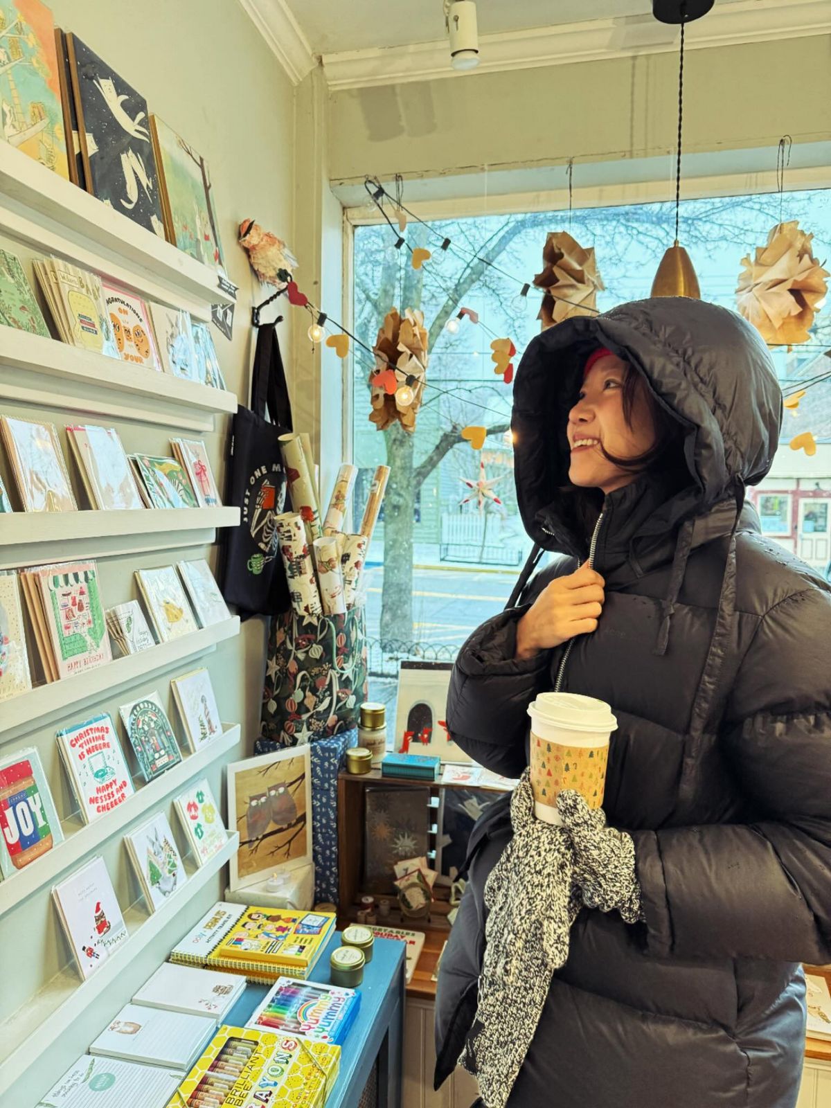 공효진은 끈으로 묶는 타입을 선택했다. 인스타그램 @rovvxhyo