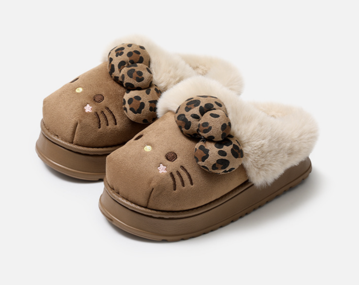 아트박스 x 산리오 헬로키티 털 슬리퍼