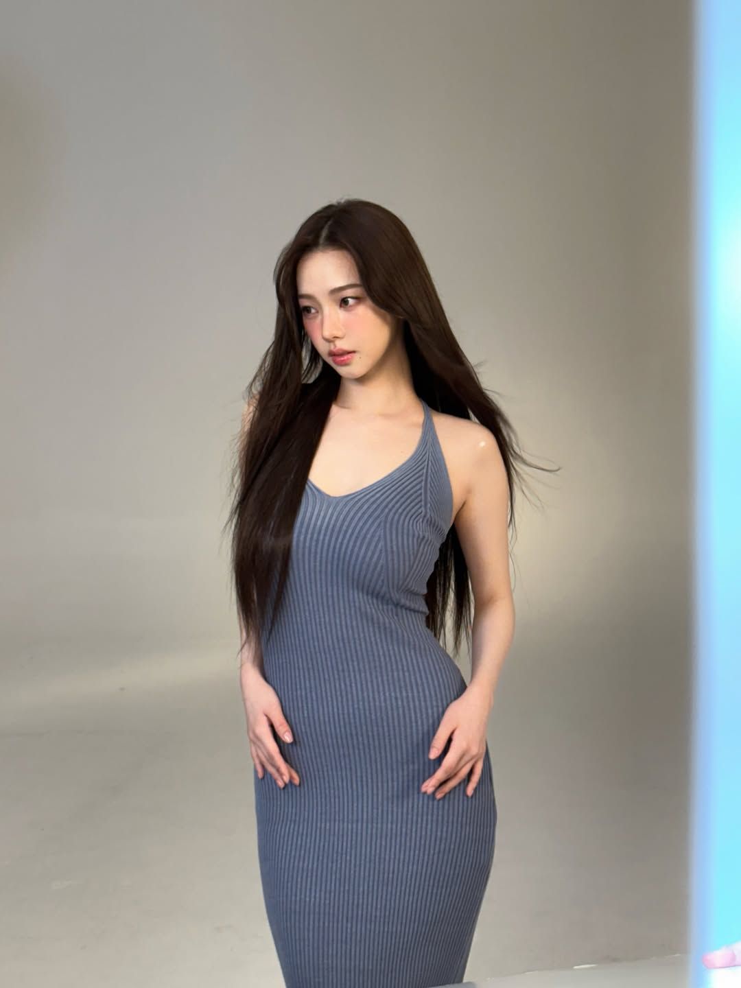 카리나 홀터넥 패션 | 인스타그램 @katarinabluu 