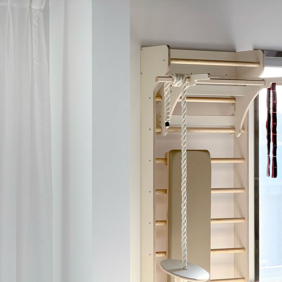 슈로스 월바 | 인스타그램 @eve_pilates_hq