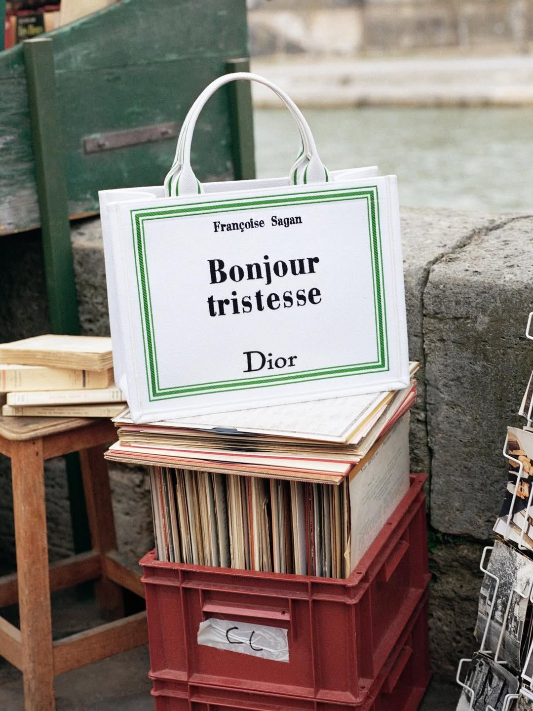 DIOR 2026 S/S BOOK TOTE | 출처 디올