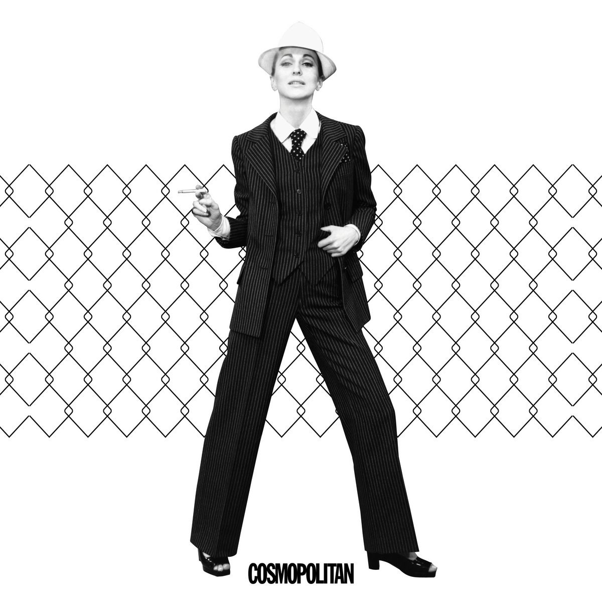 1960’s 1966년 이브 생로랑이 공개한 ‘르 스모킹’. 여성 슈트 및 팬츠의 시초. 