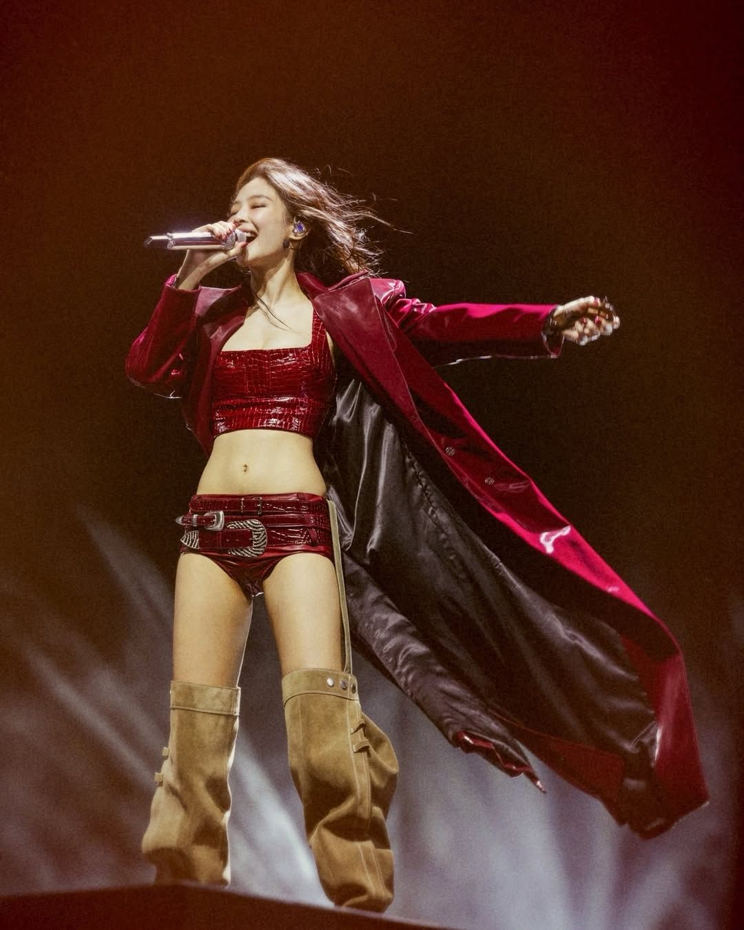 제니 슬라우치 부츠 | 인스타그램 @jennierubyjane