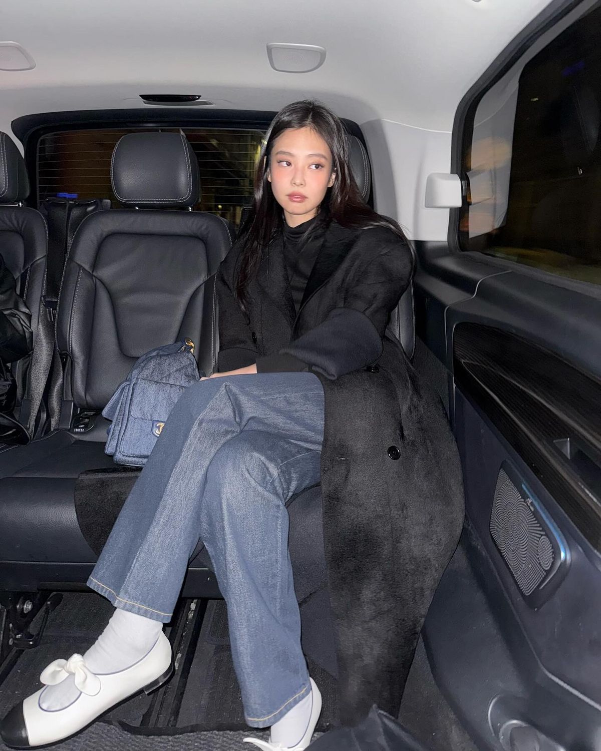 제니 청바지 패션 | 인스타그램 @jennierubyjane