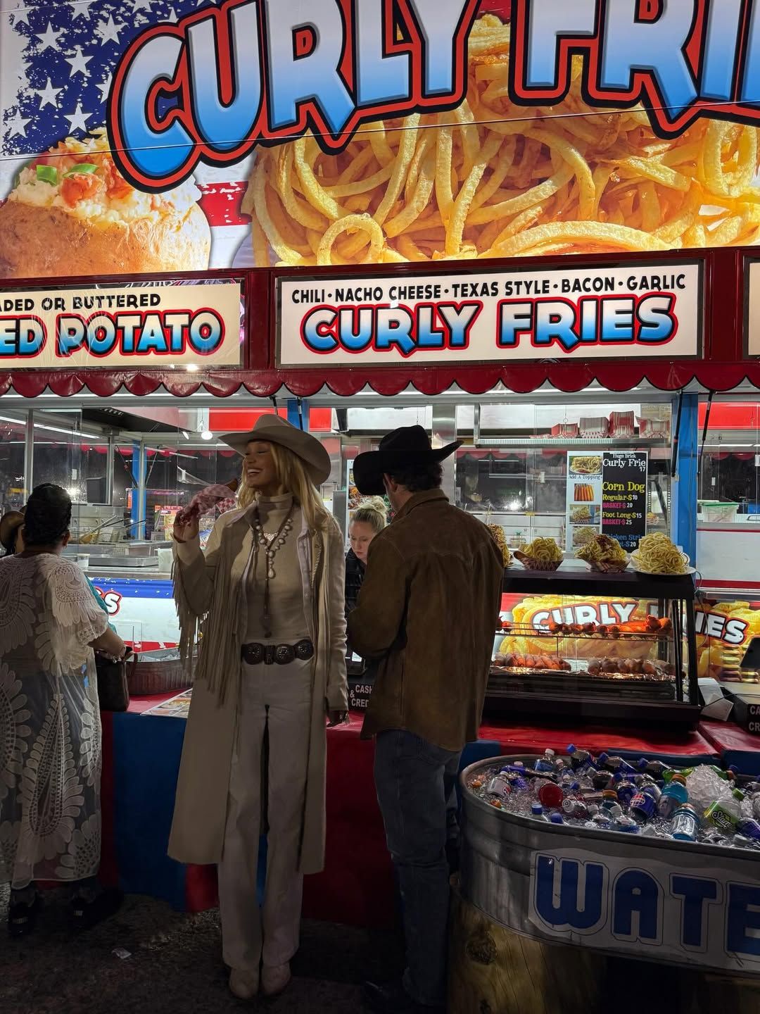 벨라 하디드 프린지 패션 | 인스타그램 @bellahadid