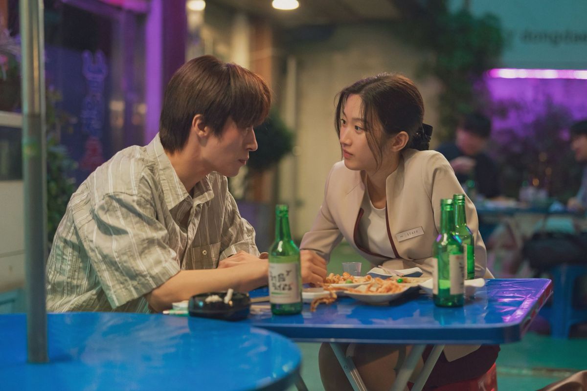 잠자리 횟수가 줄어드는 커플을 위해. 영화 ‘만약에 우리’ 스틸컷