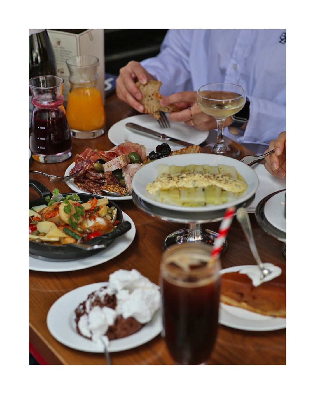 매일 크리스마스 분위기를 느낄 수 있는 브런치 맛집 부베트 서울. 인스타그램 @buvetteseoul