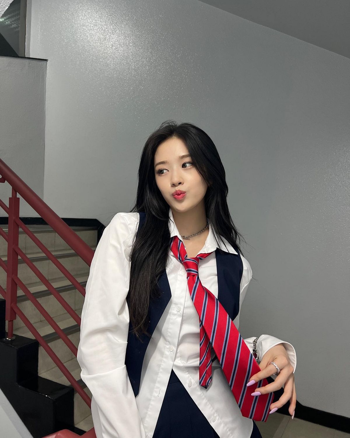 넥타이 패션 | 인스타그램 @_yujin_an